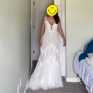(NWT) Willowby 53711 Clementine Plunging Neckline Bridal Gown (Size 4)